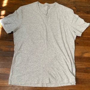 Men’s Banana Republic tee